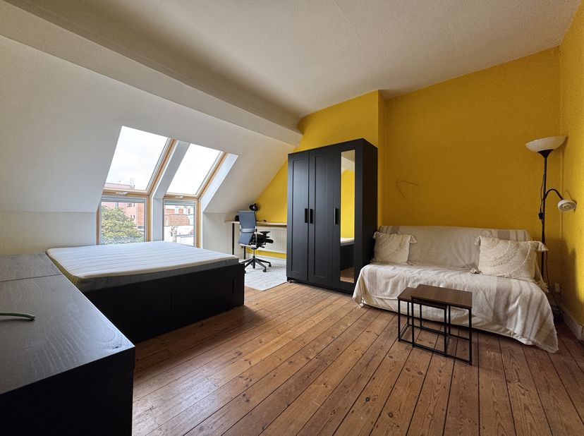 Appartement te huur in ,
                    1060 Sint-Gillis
