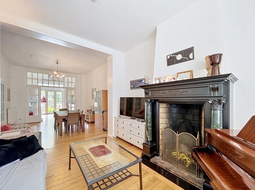 Info &amp;amp; bezoeken, Nadia: +32 478 41 65 69 - nadia@bytheway.be. Gelegen in de wijk Georges-Henri biedt By the Way deze studio van +/- 30 m² aan op d