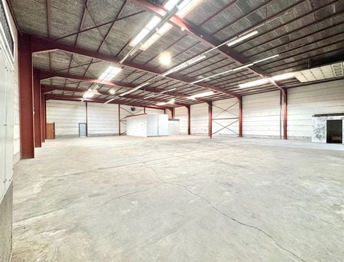                                         Magazijn zonder bureel te koop in Waregem, € 719.000
