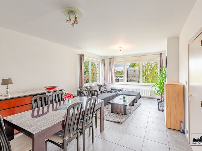 Bent u op zoek naar een appartement met 2 slaapkamers op een toplocatie in Sint-Niklaas? Dan is dit zeker iets voor u.<br />
Of u nu op zoek bent naar