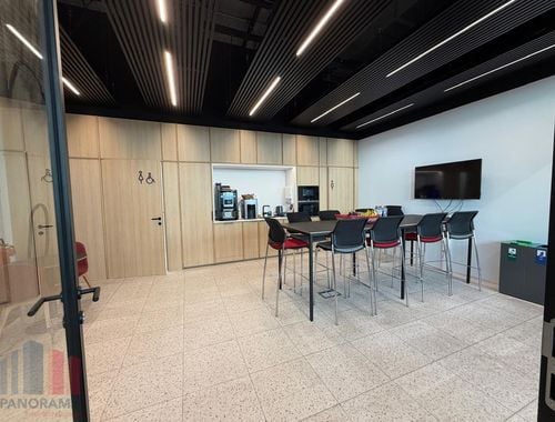                                        Kantoor te huur in Strombeek-Bever, € 6.419

