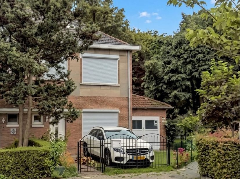 Huis te koop in Bosdreef 16,
                    1150 Sint-Pieters-Woluwe