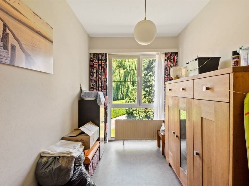 Instapklaar en energiezuinig appartement (75m²) met 2 slaapkamers en garagebox (verplicht bij aan te kopen voor €25.000) op een uitstekende locatie te