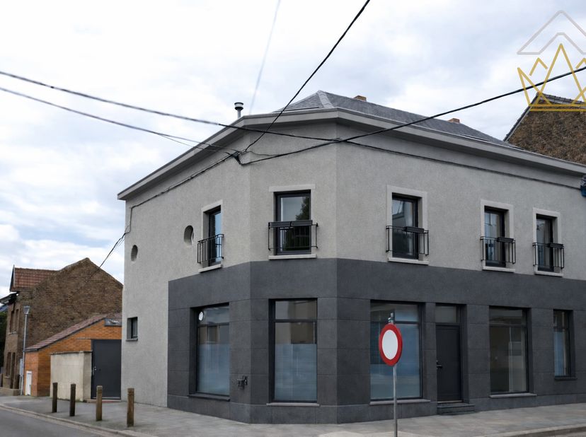 Bedrijfsvastgoed te koop
                    in 7170 La Hestre