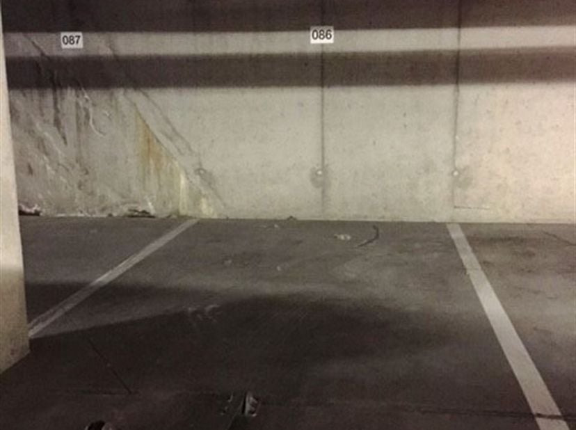 Garage à louer
                    à 9000 Gent