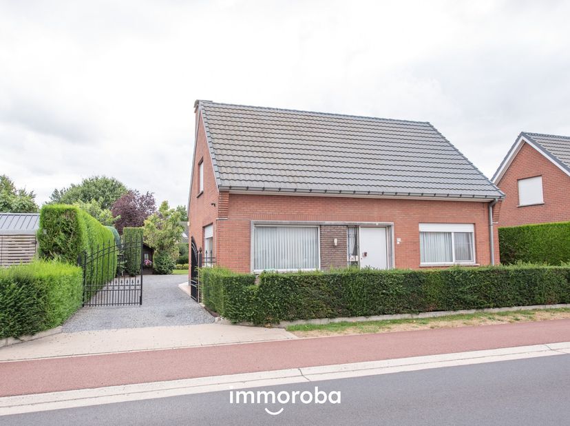 Huis te koop in Warandestraat 72,
                    9870 Zulte