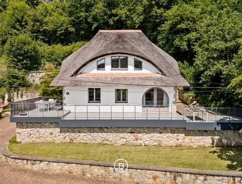                                         Woning te koop in Bevercé, € 650.000
