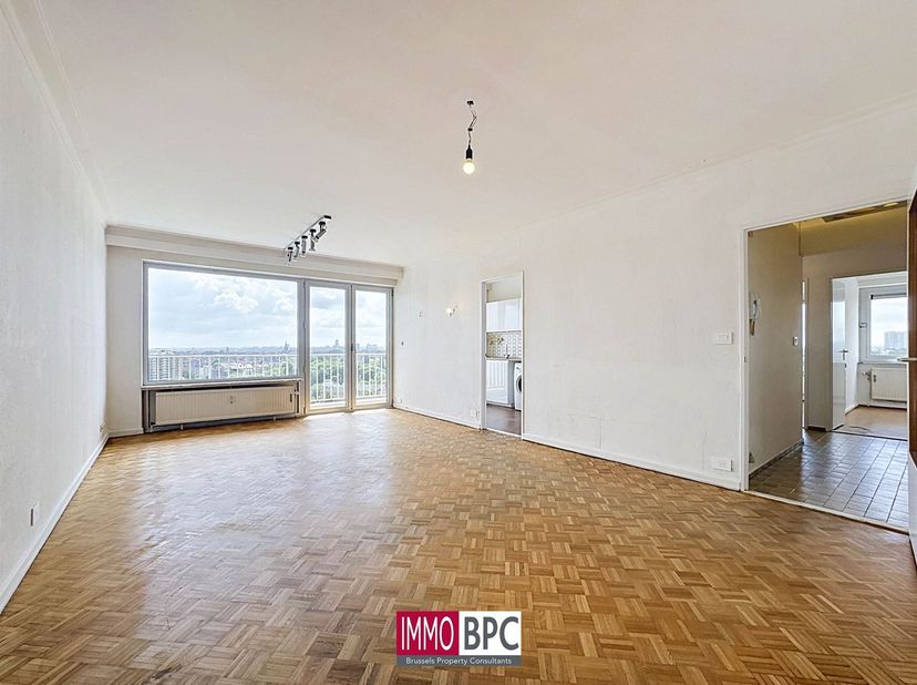 3-slaapkamerappartement met panoramisch uitzicht over Brussel<br />
Ontdek dit aangename en ruime appartement met drie slaapkamers, gelegen in een ru