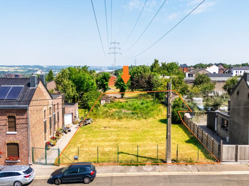 Belle parcelle de terrain de 993m² reprise en zone dhabitat à Cheratte . Au vu des lignes à haute tension passant au-dessus de ce terrain, certains ty