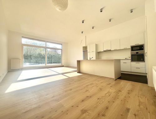                                        Appartement te huur in Ukkel, € 1.900

