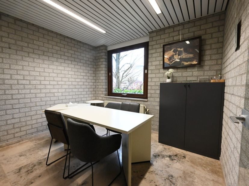 Bien professionnel à louer
                    à 8800 Roeselare