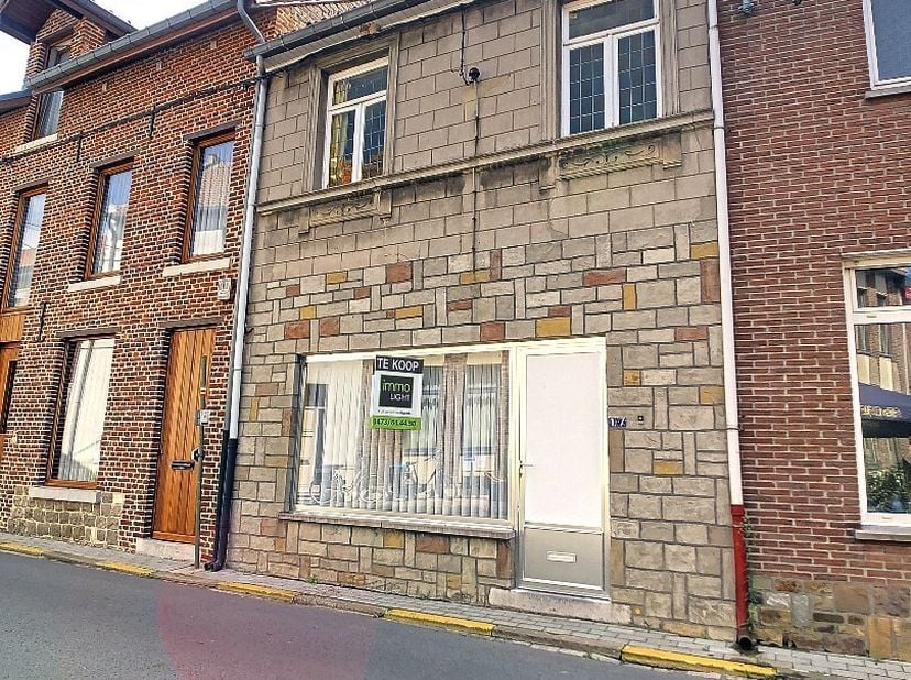 Ontdek de charme en het enorme potentieel van deze karaktervolle woning in het hart van Zoutleeuw.<br />
Gebouwd in 1919 en voorzien van een reeds ver