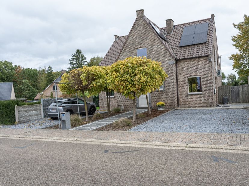 Huis te koop in Biesweg 40,
                    3620 Gellik