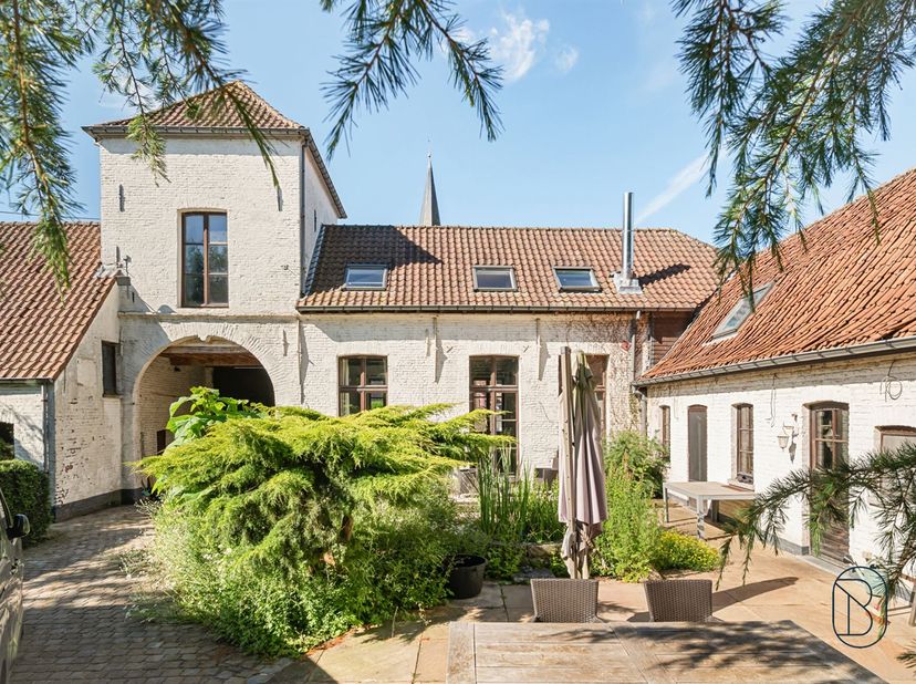 Charmante maison de caractère d’un jardin intérieur unique et bénéficiant d’une vue magnifique. <br />
<br />
Au cœur du magnifique Mont-de-l’Enclus
