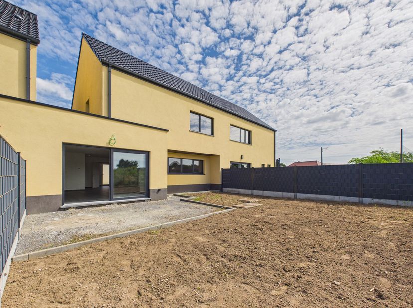 Maison à vendre à ,
                    7332 Neufmaison