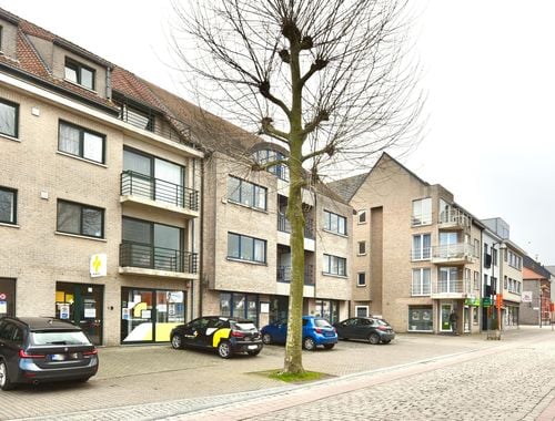                                         Rez-de-chaussée commercial à louer à Zomergem, € 1.250
