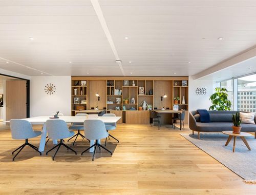                                         Bureaux à louer à Bruxelles, € 65
