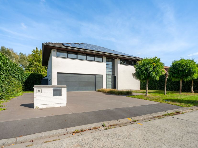 Huis te koop in Abdis Agnesstraat 18,
                    8510 Marke