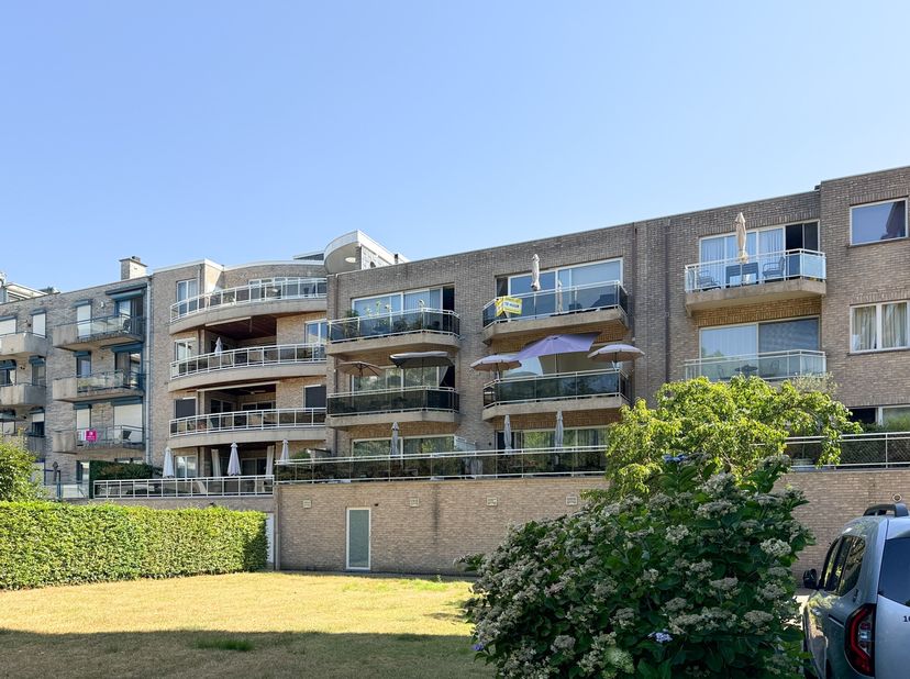Dit appartement is rustig gelegen en toch in het centrum van Beveren.<br />
Het betreft een appartement op de derde verdieping, makkelijk te bereiken