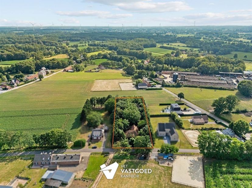 Gelijkvloerse woning op prachtige ligging op 3060m2<br />
Belangrijkste troeven:<br />
- Volledig gelijkvloerse woning<br />
- Ruim perceel van 3060m2