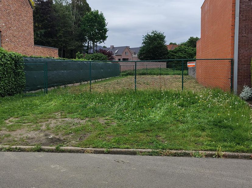 Terrain à vendre
                    à 2440 Geel