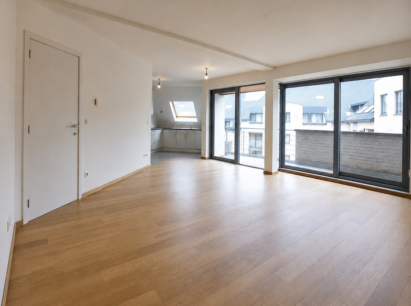 Bent u op zoek naar een royaal appartement met veel lichtinval, een praktische indeling én een uitstekende ligging? Dan is dit instapklare appartement