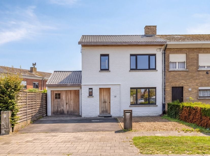 Huis te koop in Sint-Sebastiaanslaan 37,
                    8870 Izegem