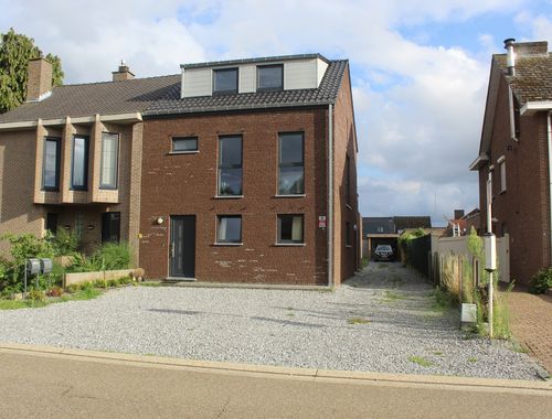                                         Appartement à louer à Balen, € 1.150
