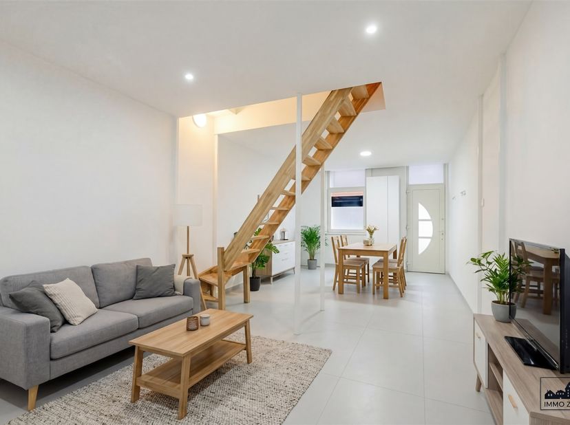 Bent u op zoek naar een energiezuinige, recent vernieuwde woning op een centrale ligging in Temse? Dan is deze charmante rijwoning zeker een bezoek wa