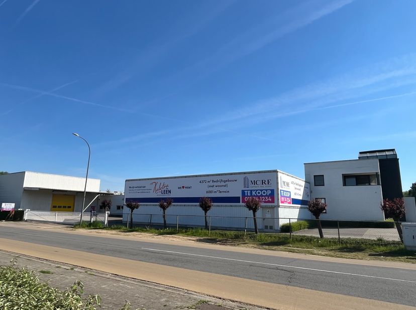 Bien professionnel à vendre
                    à 3500 Hasselt