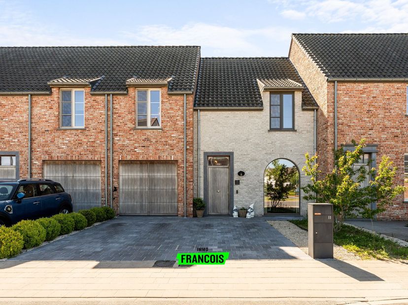Maison à vendre à Weefschoolstraat 11,
                    8755 Ruiselede