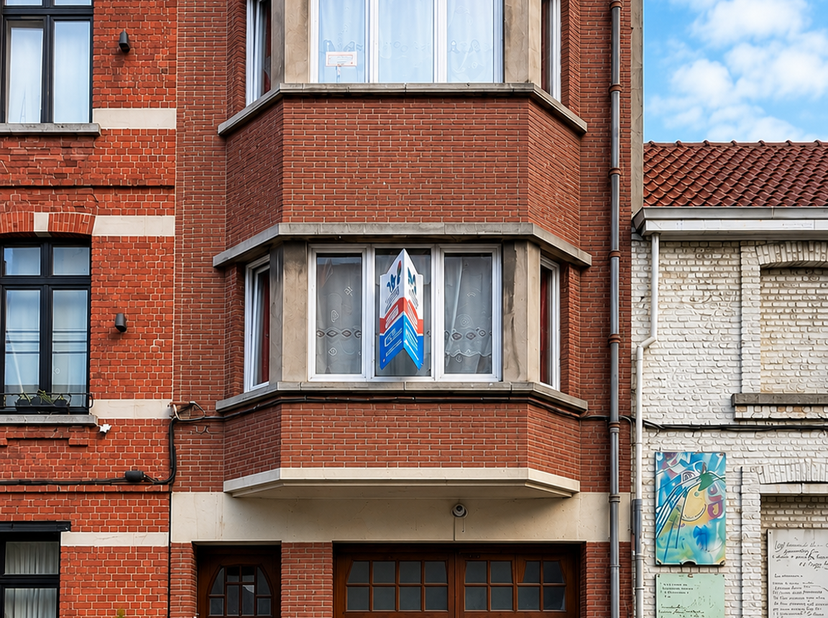 Le groupe Skyimmo Bruxelles vous présente cet immeuble de rapport idéalement situé à Anderlecht, composé de 2 unités reconnues à l’urbanisme. Le bien