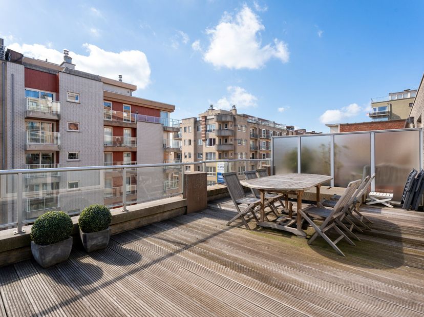 Droomt u van een ruim appartement of tweede verblijf in het bruisende Middelkerke met het strand, winkels, restaurants en het Silt op enkele meters? Z