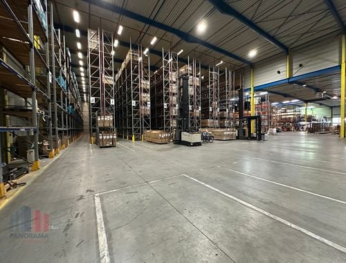                                         Bâtiment d’entreprise à louer à Wielsbeke, € 12.915
