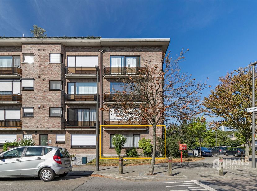 Instapklaar hoekappartement (97 m²) met 2 slaapkamers en riante tuin (163 m²) in Hoboken<br />
In de Jan Van Canlaan woon je in een rustige straat me