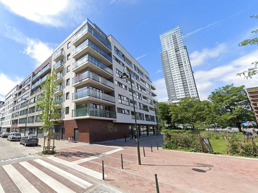 APP. AVEC 2 CHAMBRES + TERRASSE<br />
La résidence Allée Verte est située sur le boulevard Hélihaven au numéro 50. Nous sommes à quelques pas de la ga