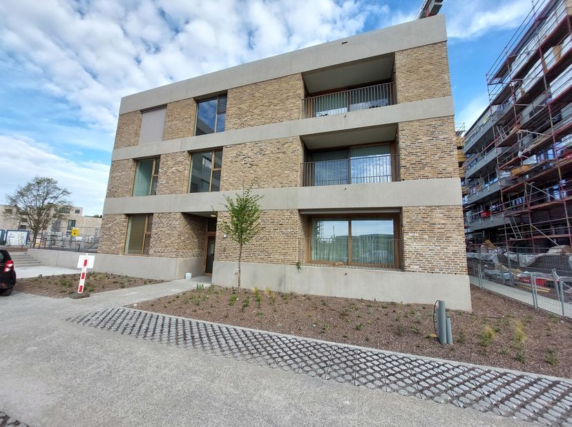 Lichtrijk nieuwbouw 1 slaapkamer appartement met zonneterras. Het appartement is centraal gelegen aan Park Van Eden, nabij winkels, openbaar vervoer,
