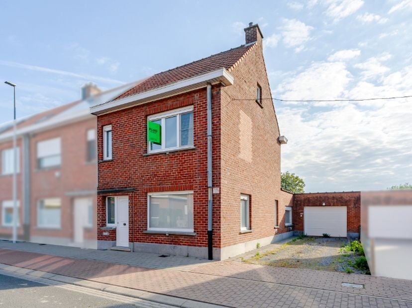 Op wandelstand van centrum van Staden, bevindt zich dit renovatiepand, die tal van mogelijkheden biedt.<br />
Deze charmante woning beschikt over een