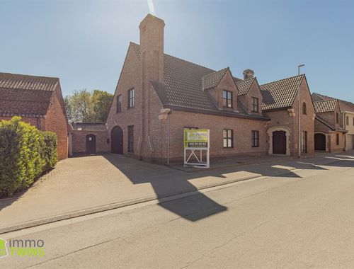                                         Gemengd gebruik te koop in Moerzeke, € 685.000
