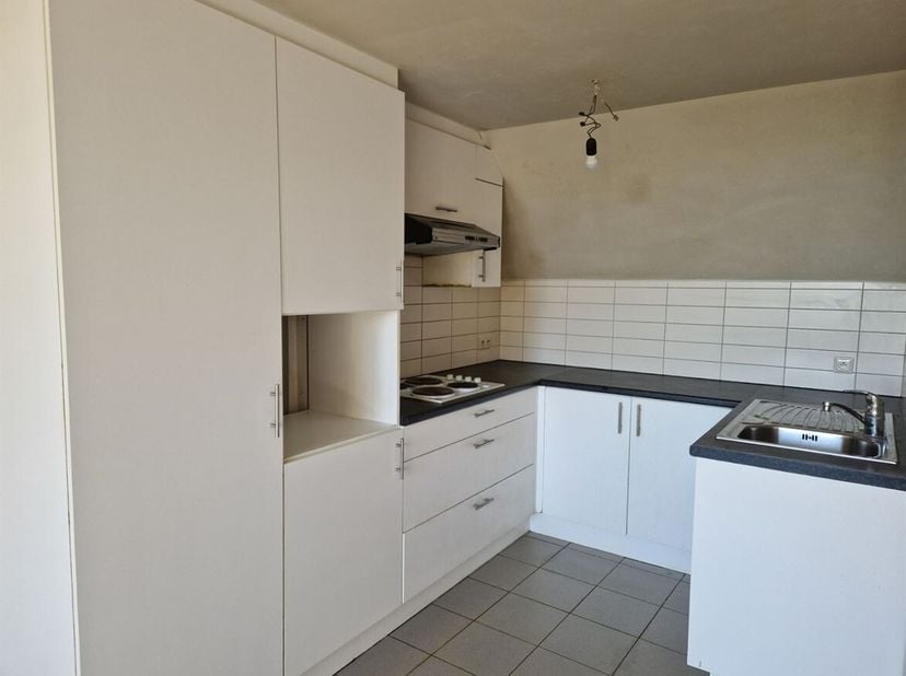 Gezellige studio met mezzanine op centrale ligging in Turnhout<br />
Ligging: Gelegen aan de Koningin Elisabethlei in Turnhout, op wandelafstand van w