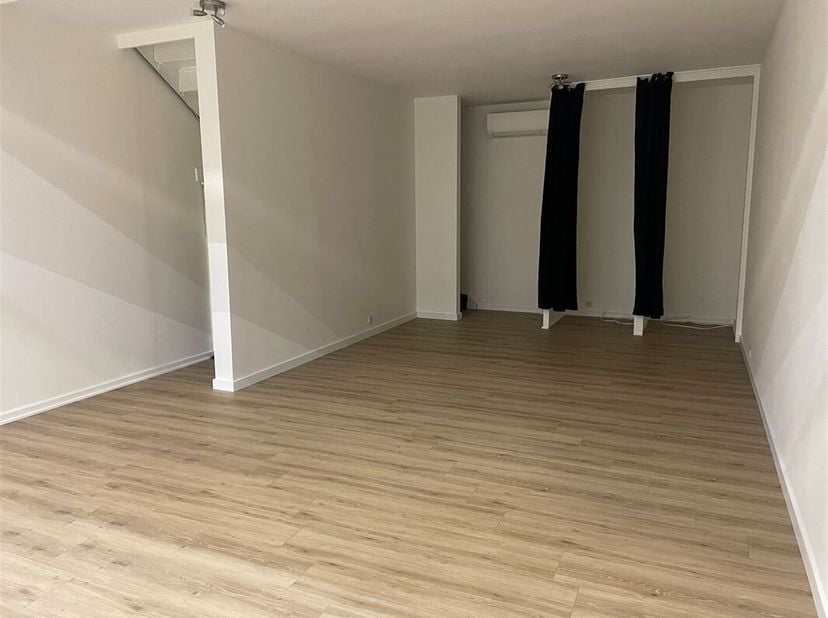 Bien professionnel à vendre
                    à 3600 Genk