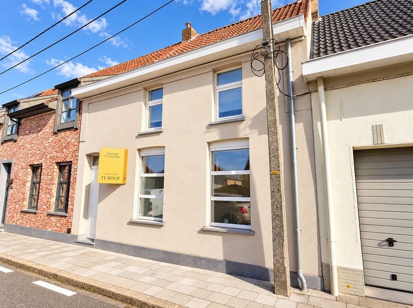 Huis te koop in Moeskroenstraat 854,
                    8930 Rekkem