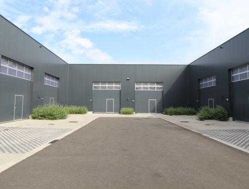                                         Entrepôt à louer à Roeselare, € 597
