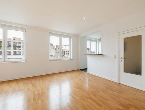                                         Studio te koop in Brussel, € 215.000
