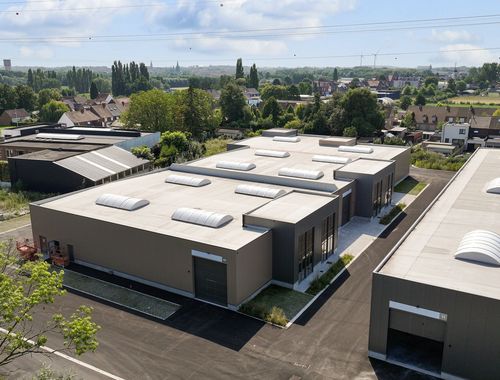                                         Bâtiment commercial à vendre à Wevelgem, € 316.728,75
