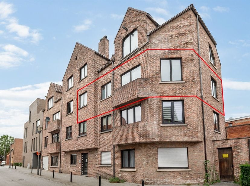 2-slaapkamerappartement met terras<br />
Dit 2-slaapkamerappartement met terras is gelegen in Turnhout. Dankzij de gunstige ligging en de aanwezighei