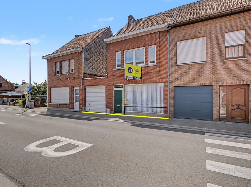 Te renoveren woning met 3 slaapkamers, garage en prachtig uitzicht op de natuur.<br />
Bent u op zoek naar een woning die u volledig naar eigen smaak