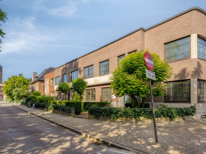 Bien professionnel à vendre
                    à 2020 Antwerpen