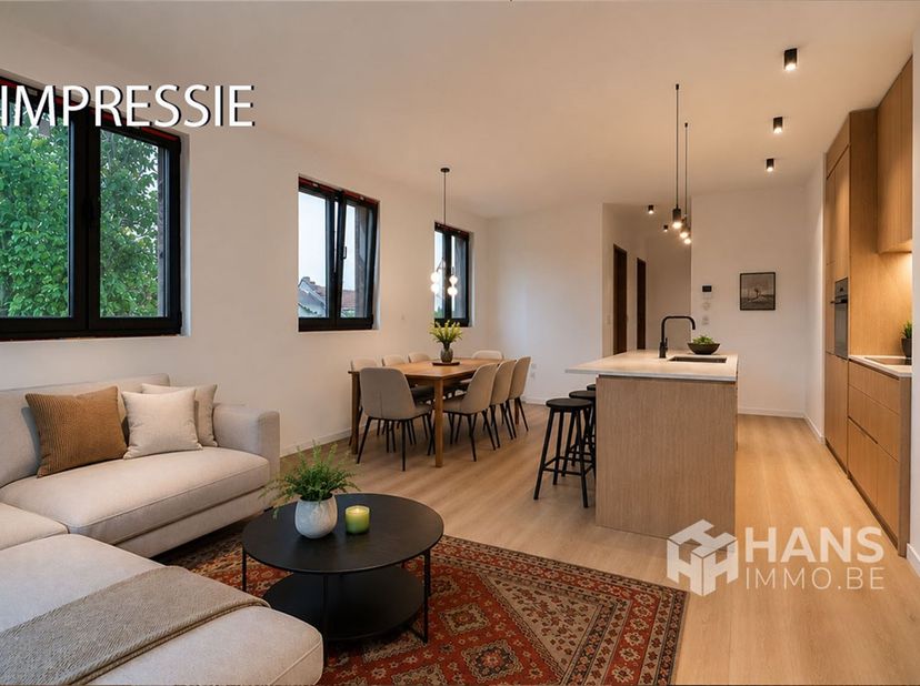 Appartement neuf (81 m²) avec 2 chambres et une terrasse orientée sud (6 m²) à Anvers (2020).<br />
<br />
Le bien est situé à l'angle de deux rues