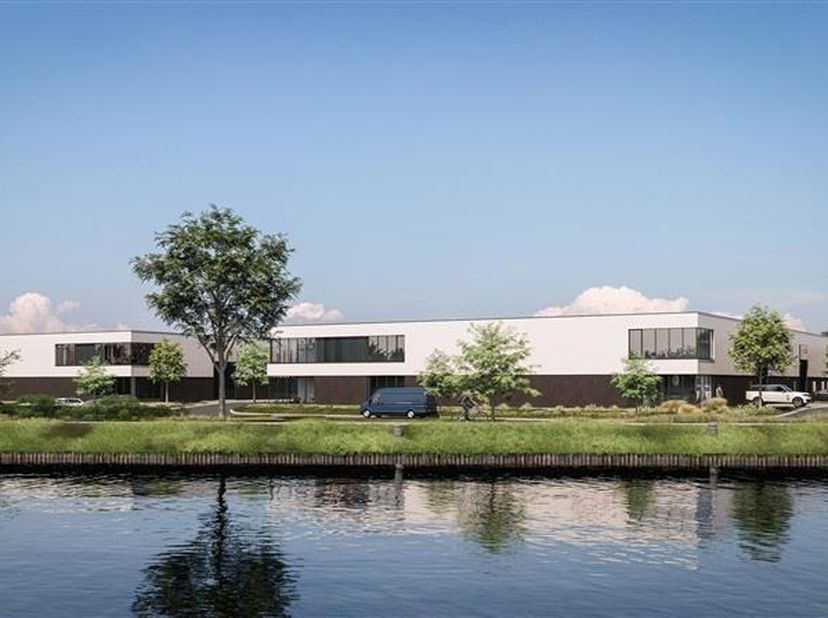 Nieuwbouw CASCO KMO Unit ca. 451m².<br />
De units met zicht op het kanaal zijn tevens voorzien van een kantoorvloer en grote raampartijen.  Ook in de
